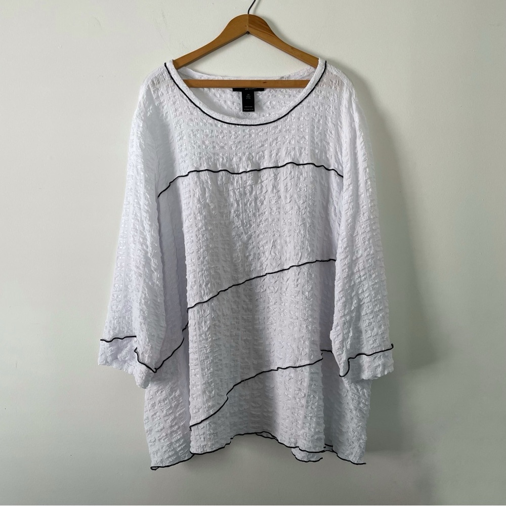 NWT New Ali Miles White and Black Tiered Textured Ruffle Long Sleeve Top Size 2X